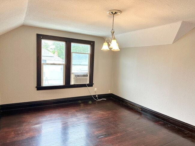 Building Photo - 603 Mill St