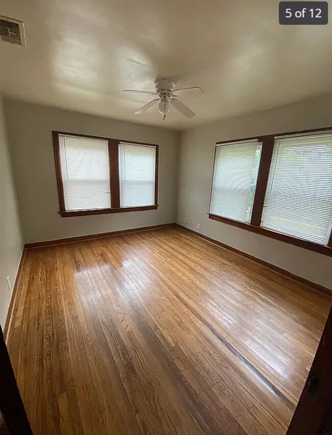 Foto del edificio - 4255 Woodlawn Ave