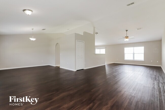 Building Photo - 540 Vista Way Ln