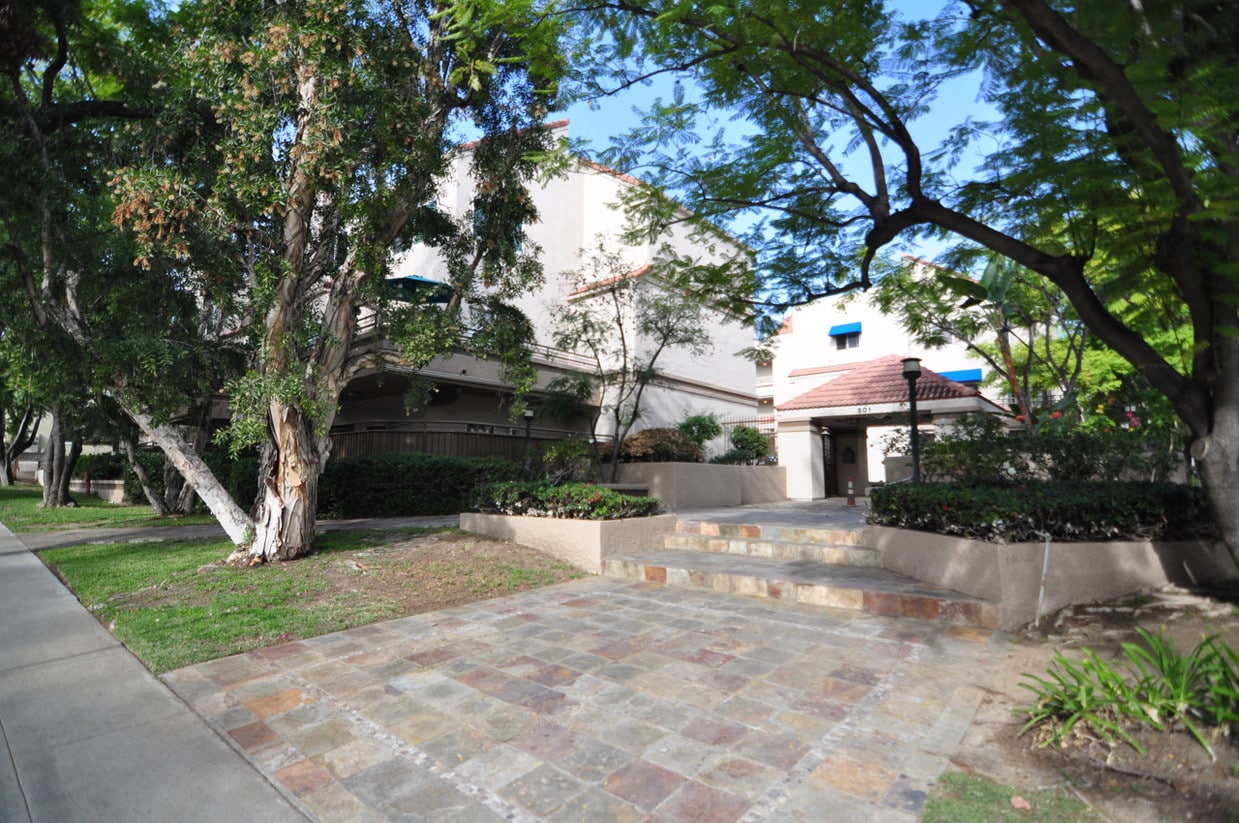 Primary Photo - 501 E Del Mar Blvd