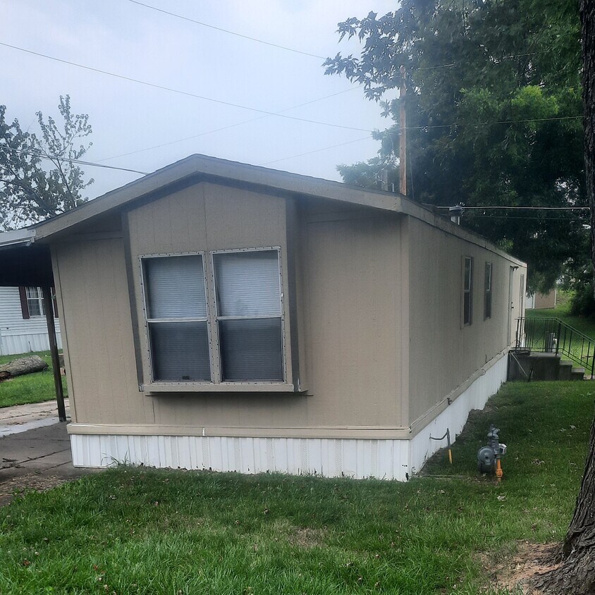 Primary Photo - 1311 White Oak St