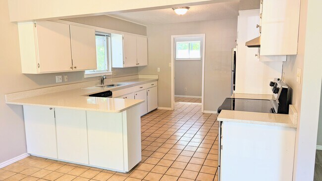 Building Photo - 3771 Orchard Ave