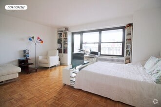 Building Photo - 175 W 90th St