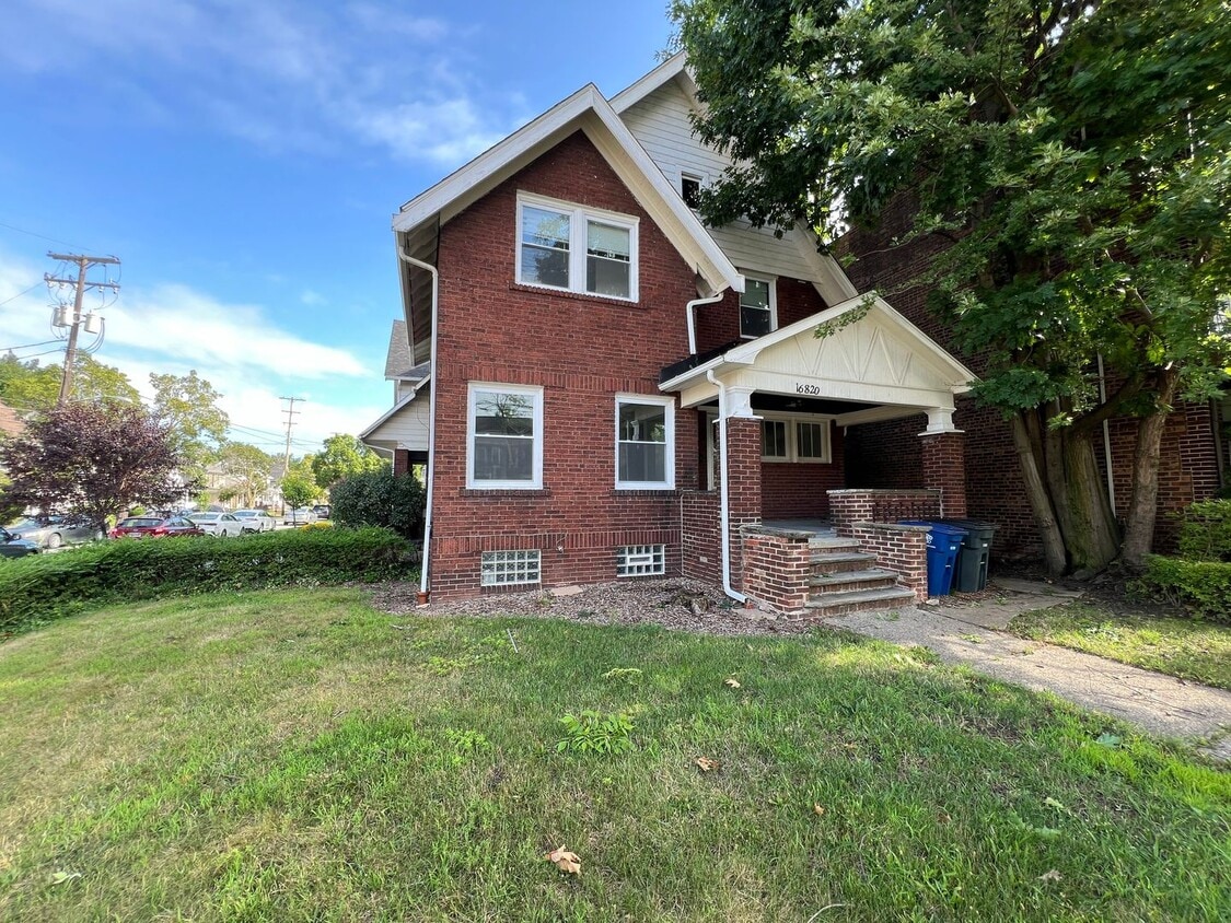 Primary Photo - 16820 Madison Ave