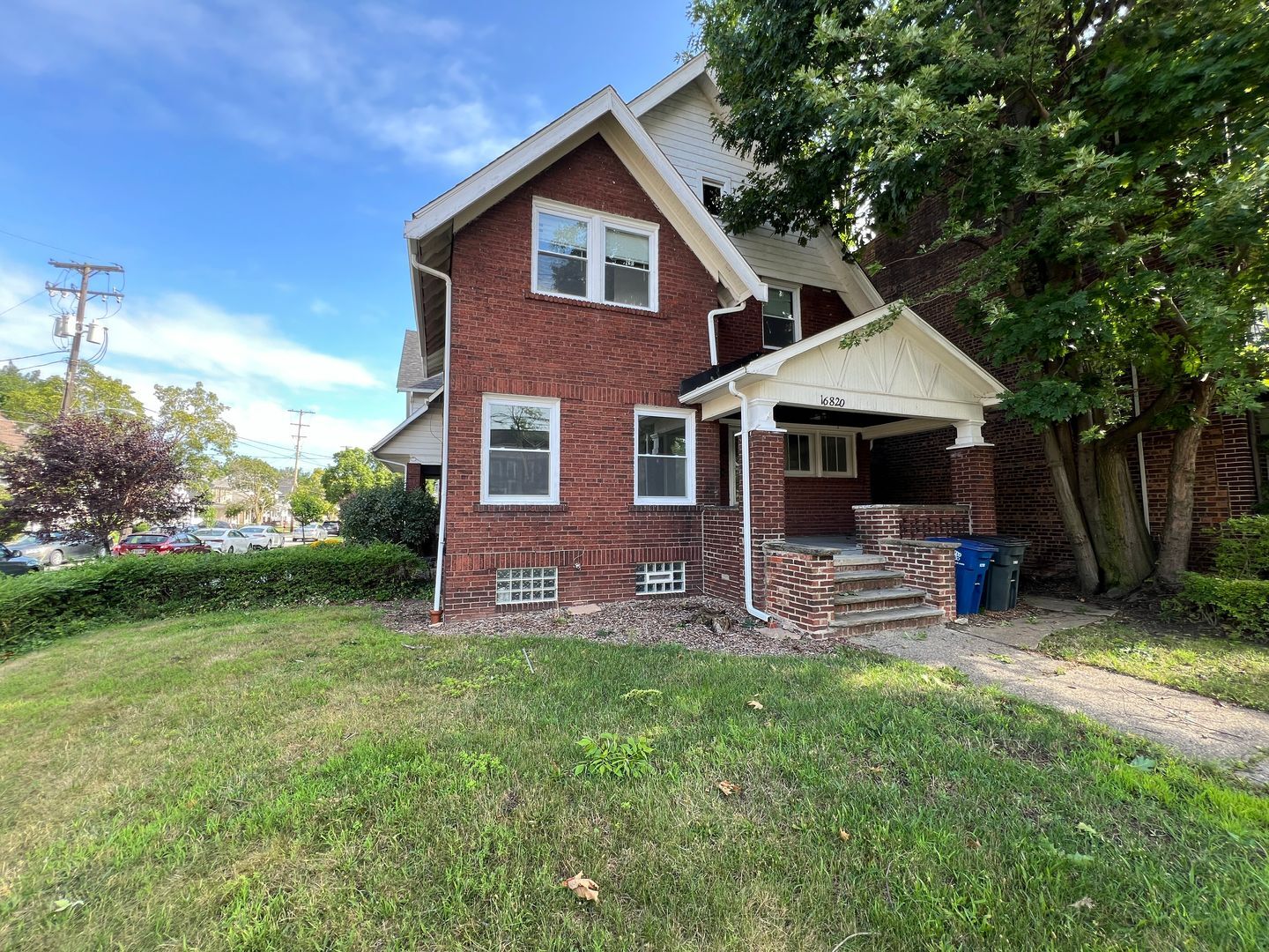 16820 Madison Ave Lakewood, OH 44107 – photo 1