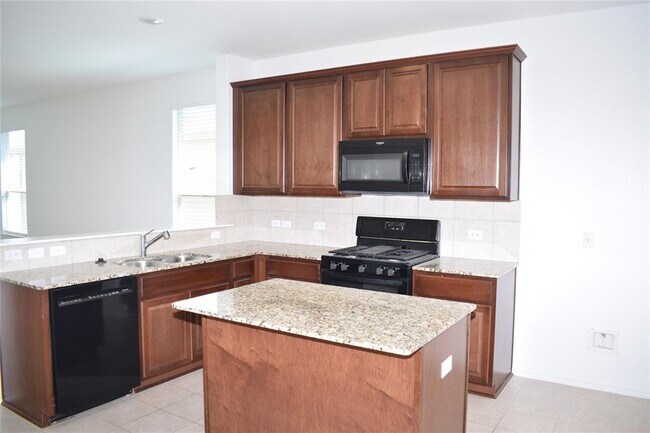 Building Photo - 409 English Oak St
