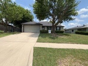 Building Photo - 2707 Casey Dr