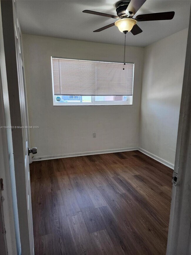 Building Photo - 3 bedroom in Miami Gardens FL 33169