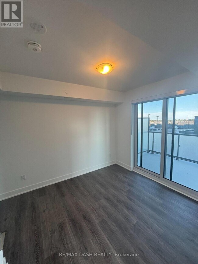Photo du bâtiment - 2545-2545 Simcoe St N