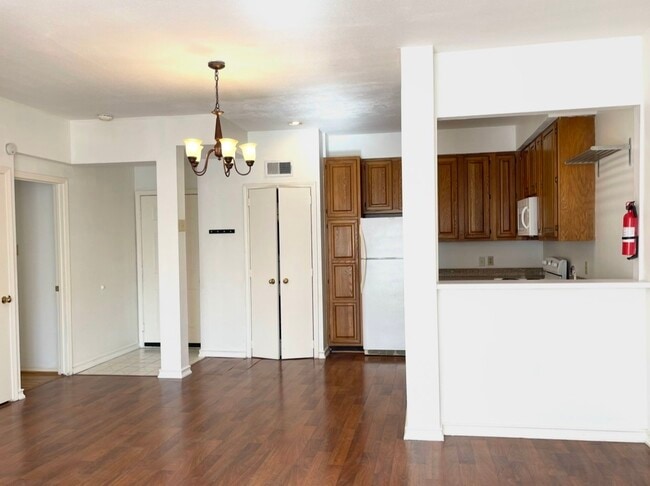 Building Photo - 2209 S Braeswood Blvd