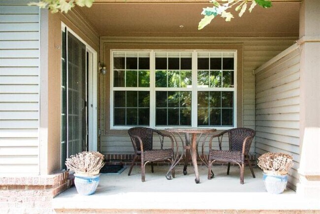 Building Photo - 2816 Barclay Way