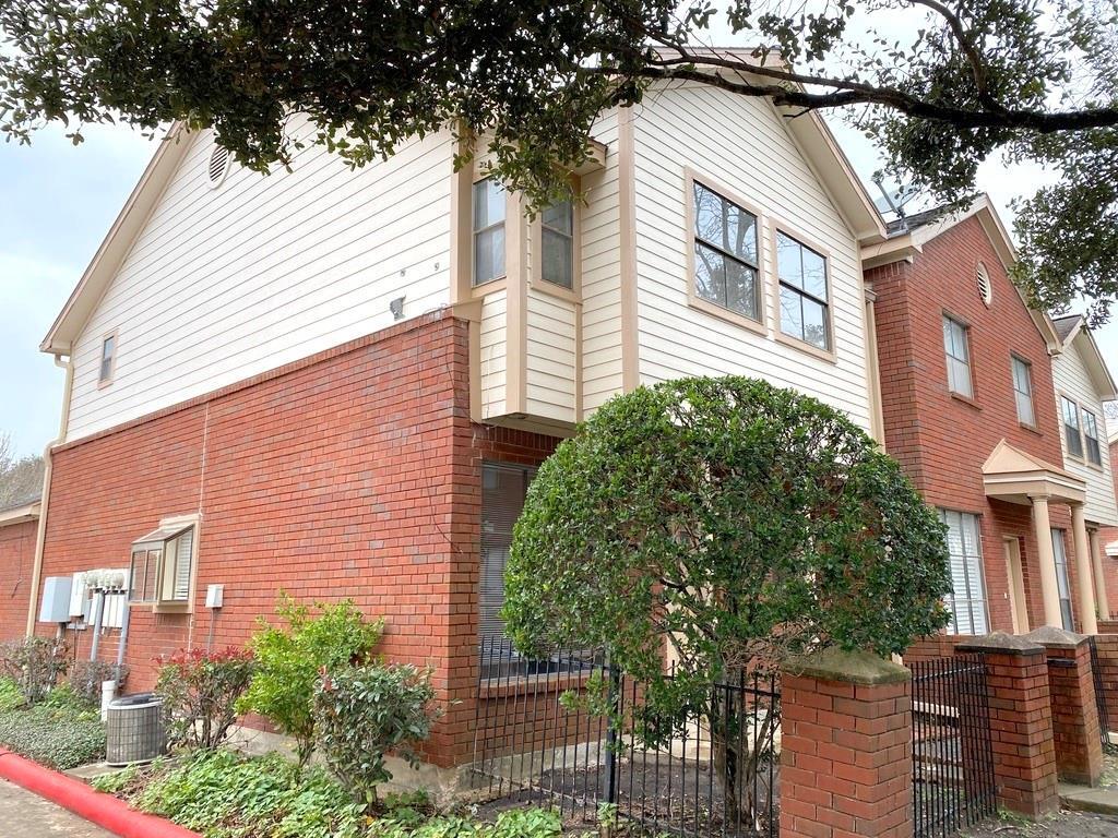 1103 Dulles Ave Unit 1104, Stafford, TX 77477 Condo for Rent in Stafford, TX