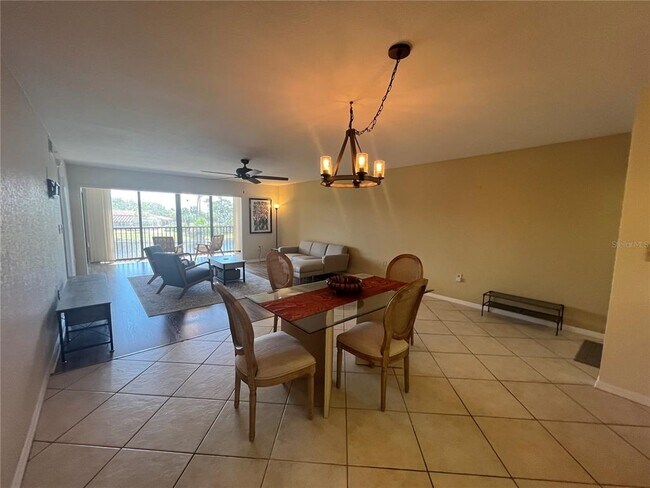 Foto del edificio - 23465 Harbor View Rd