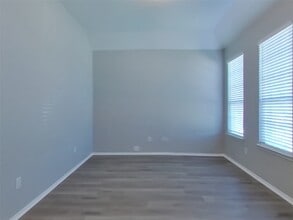 Building Photo - 1937 Briar Grove Dr