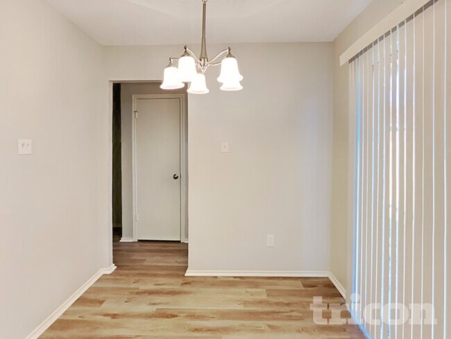 Foto del edificio - 14605 Otoe Dr