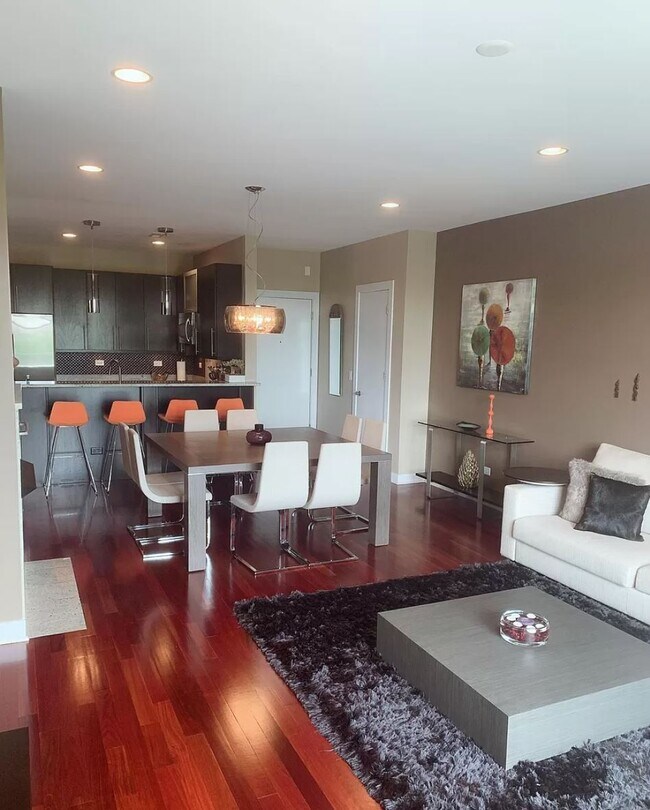 Living and Dinning room - 1162 W Hubbard St