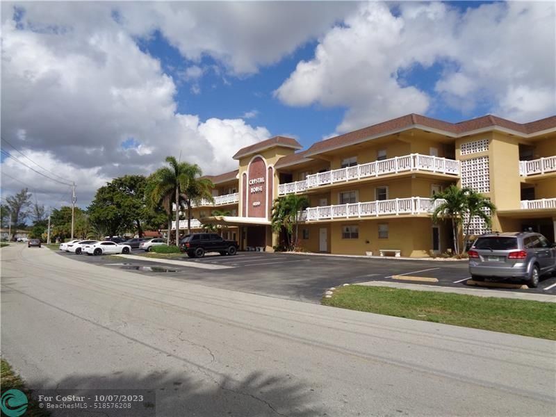 4200 Crystal Lake Dr Unit 113, Pompano Beach, FL 33064 Condo for Rent