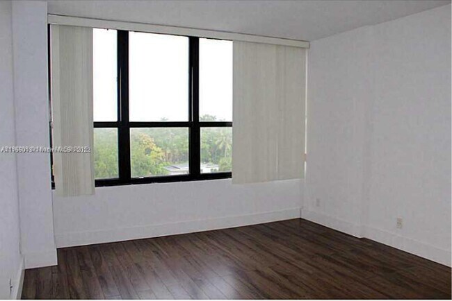 Foto del edificio - 780 NE 69th St