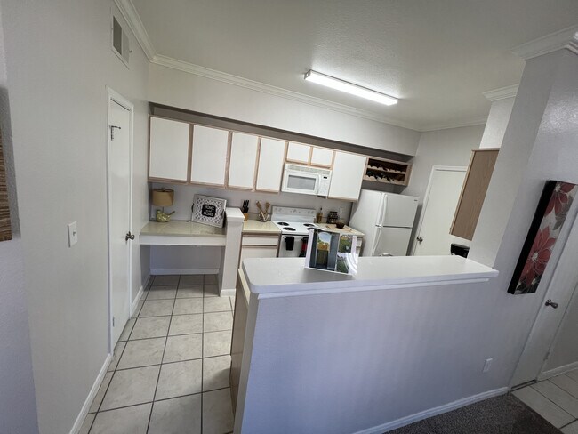 1HAB-1BA A2 Cocina - Saddle Brook Apartments