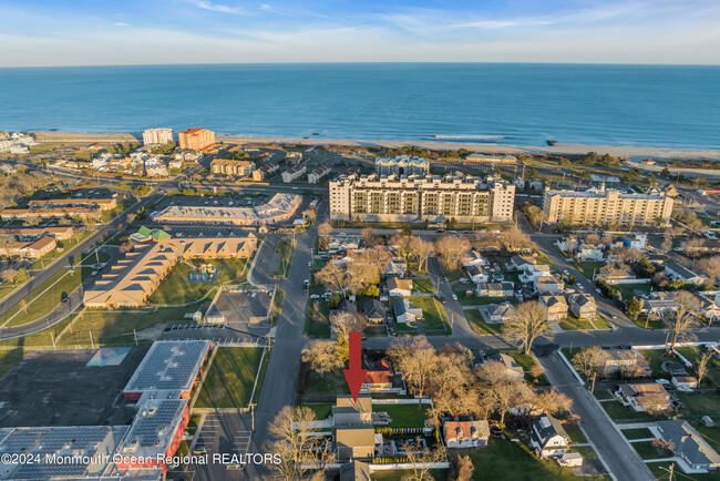 Foto del edificio - 132 Chelton Ave