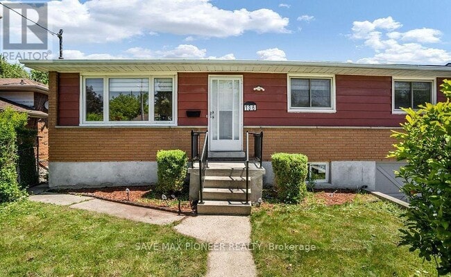 Building Photo - 136 Appel St