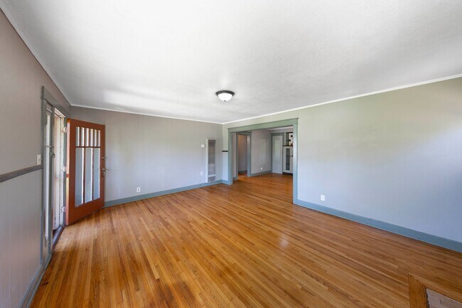 Foto del edificio - Classic Anaheim Living with Prime Location