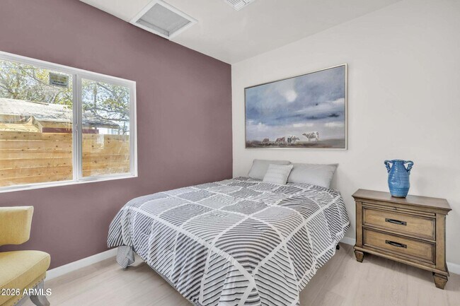 Building Photo - 510 N 10th St