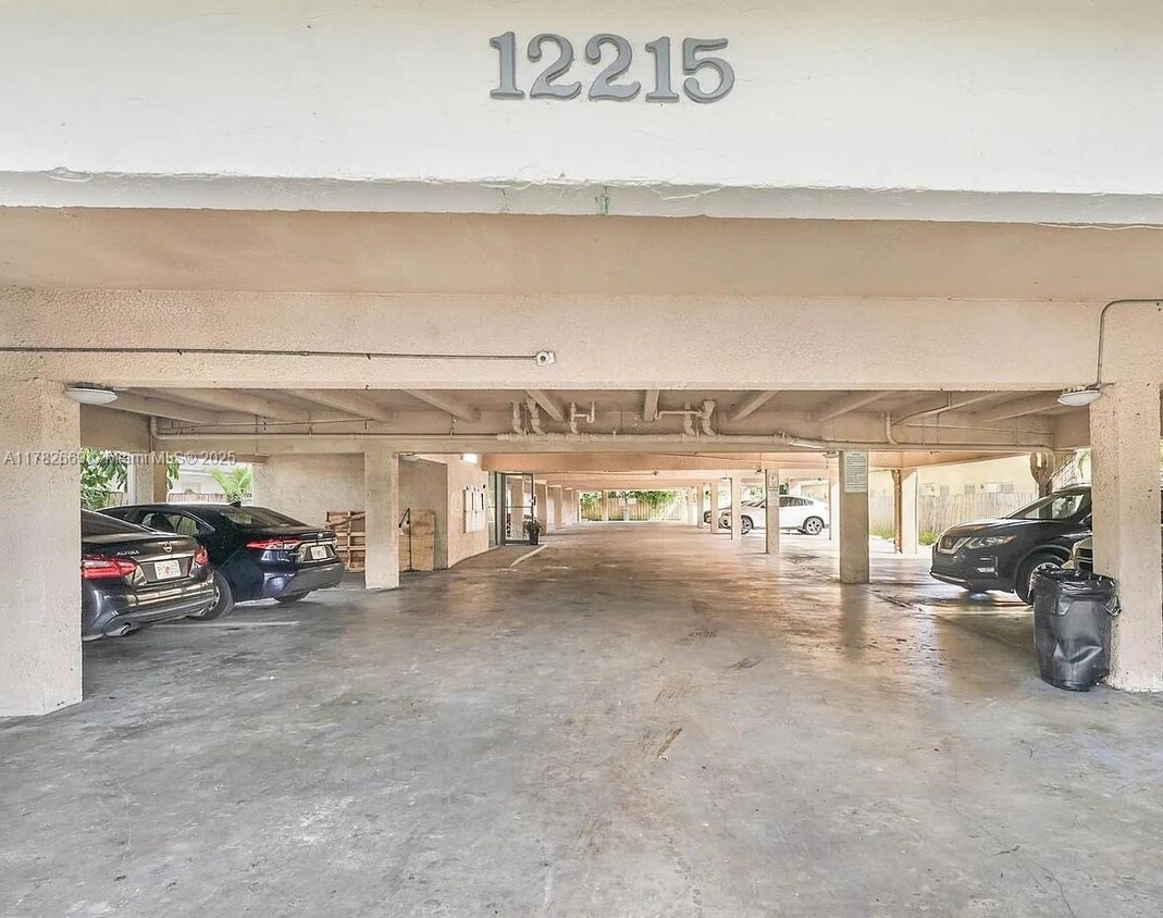 Building Photo - 12215 W Dixie Hwy