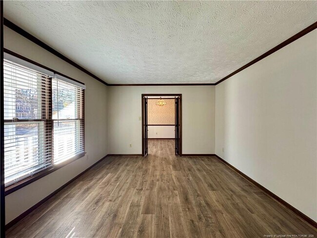 Foto del edificio - 389 Conifer Dr