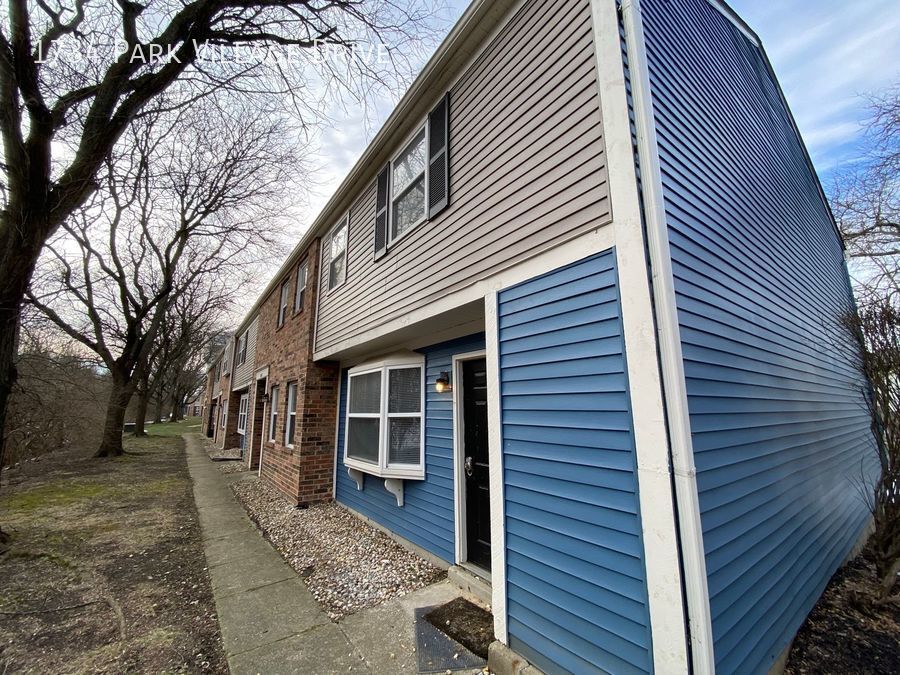 Primary Photo - 2 Bedroom 2.5 Bath Townhome
