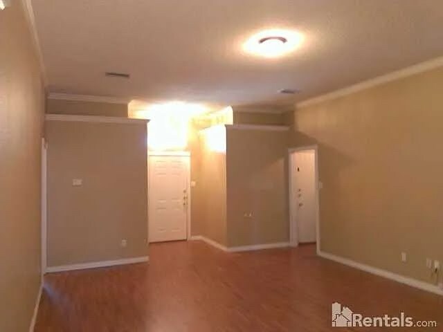 Foto del edificio - 605 Arbor Ln
