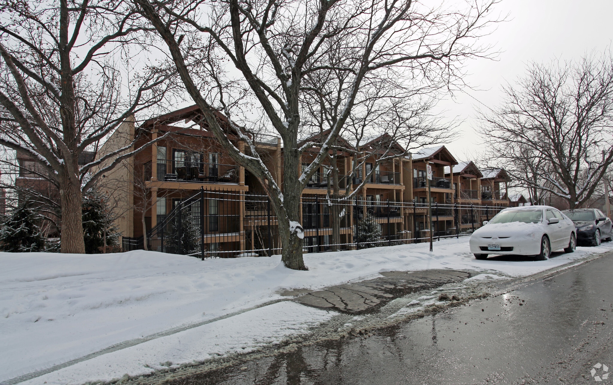 Plaza Hill Apartments