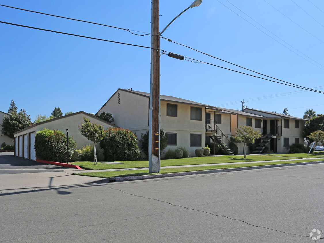 Foto del edificio - Sylmar Court Apartments