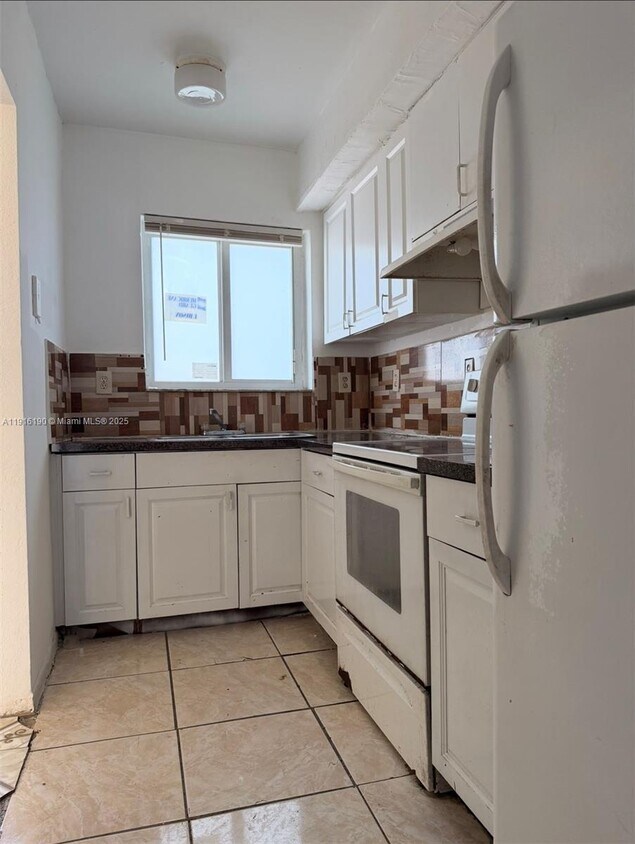 Foto principal - 8447 NW 4th Ave