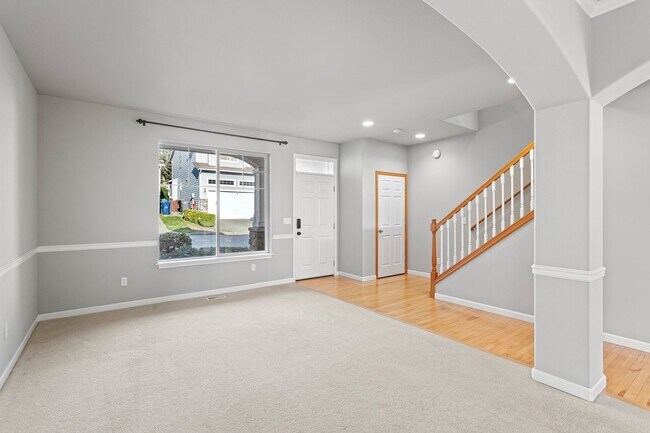 Building Photo - Beautiful 4 Bedroom Home in Bothell