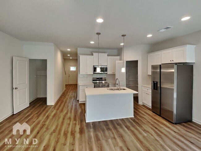 Foto del edificio - 2425 Kendrick Dr