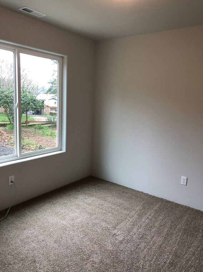 Foto del edificio - Brand new 3 bedroom house in Roseburg