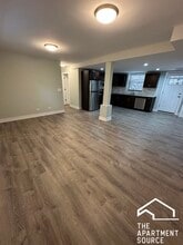 Building Photo - 916 Crain St