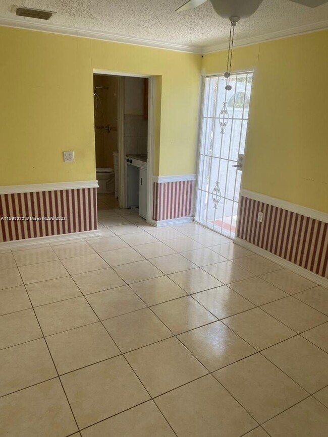 Foto del edificio - 1209 S G St