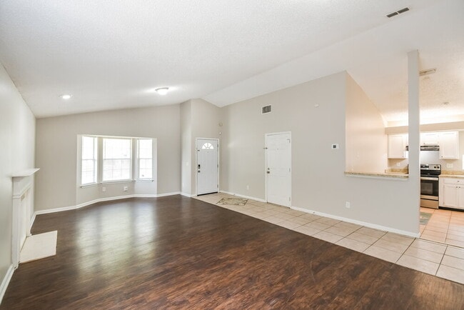 Building Photo - 10725 Meadowlea Dr