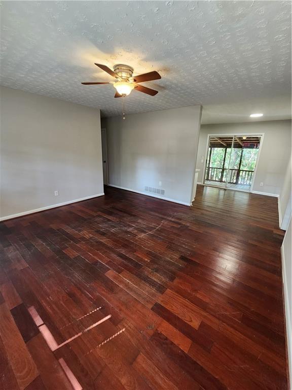 Building Photo - 2820 Hollydale Ct S W