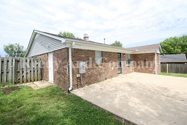 Building Photo - 3685 Bryn Mawr Dr