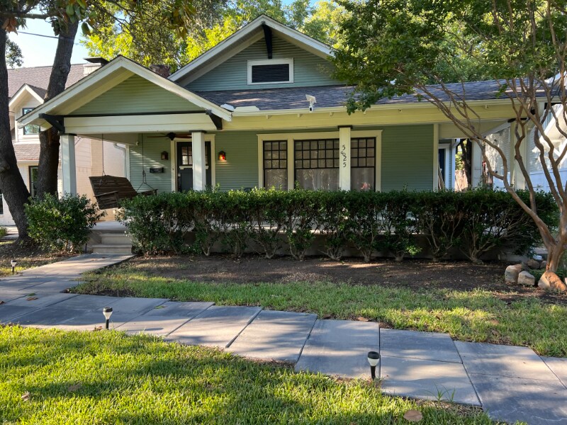 Primary Photo - 5825 Belmont Ave