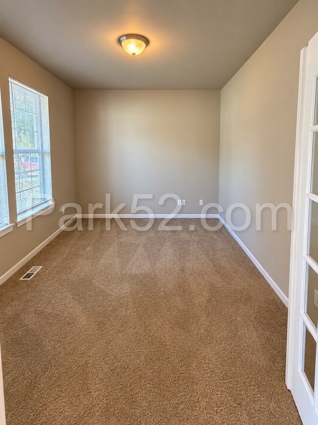 Foto del edificio - 18608 111th Ave Ct E