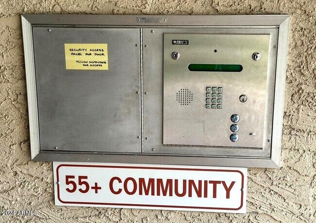 Foto del edificio - 3033 E Devonshire Ave