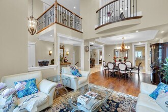 Building Photo - 1209 Glencairn Ave