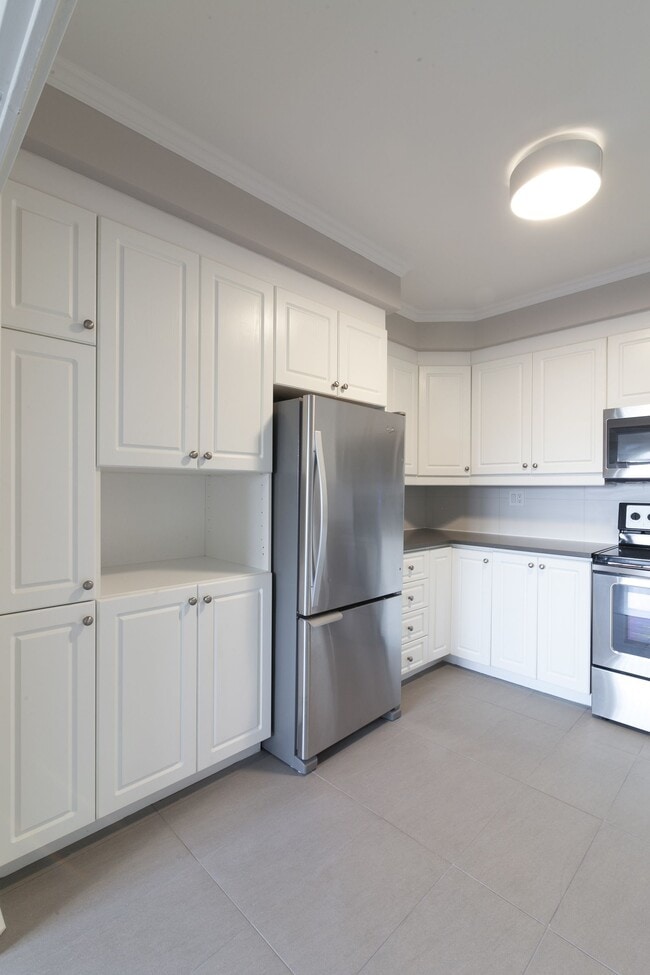 Building Photo - 3468 Rue Drummond