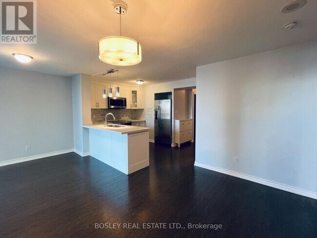 Photo du bâtiment - 323 Richmond St E