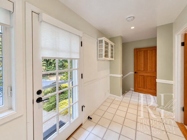 Foto del edificio - 14444 Sunrise Drive NE