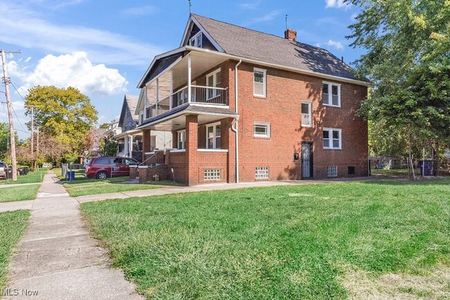 Building Photo - 793 E 156th St